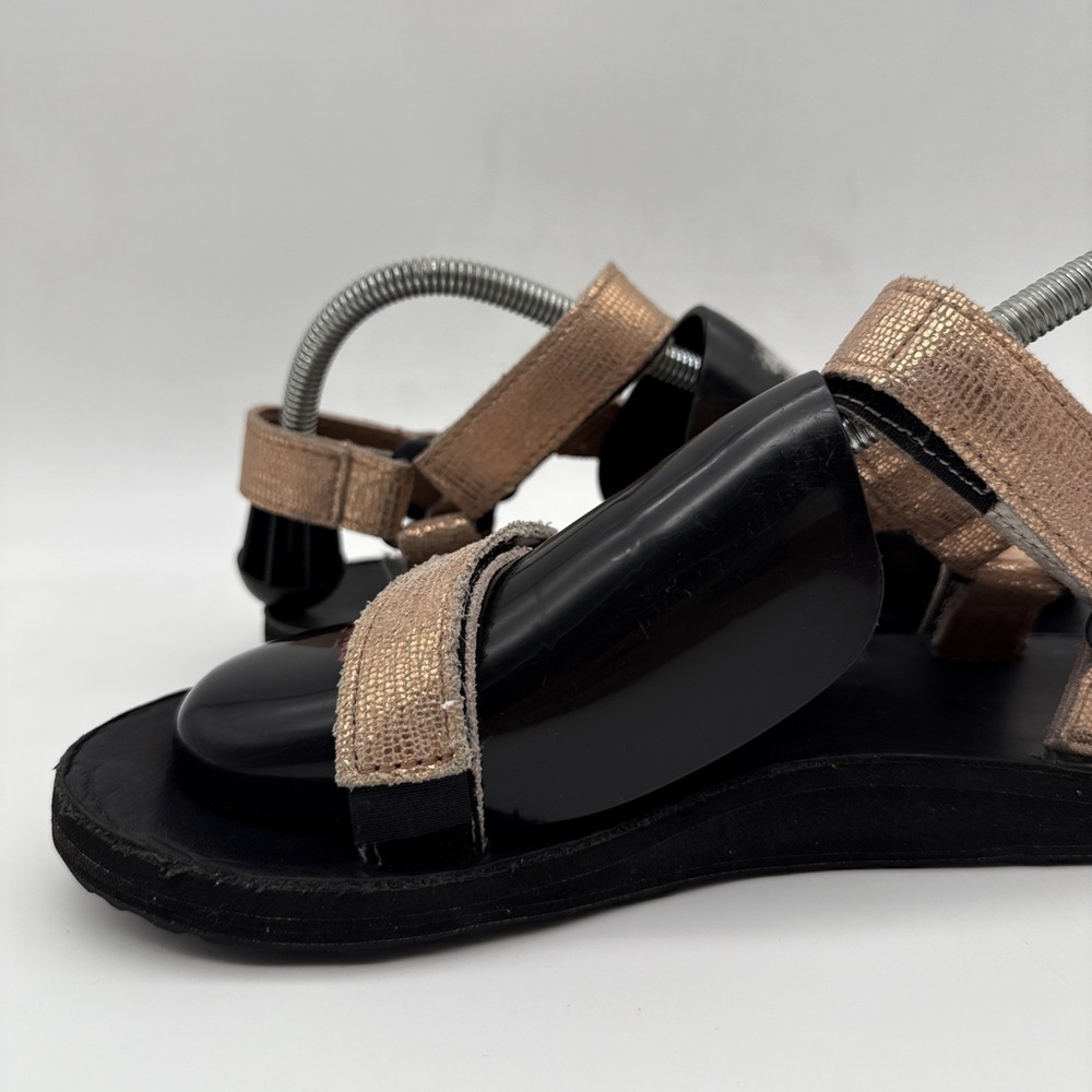 Teva Women's US SZ 8 Rose Gold Metallic Strap Sandals Outdoor Comfort Shoes - Picture 13 of 14